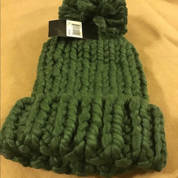Marcus Adler Ny Nwt Knit Pom Pom Hat 